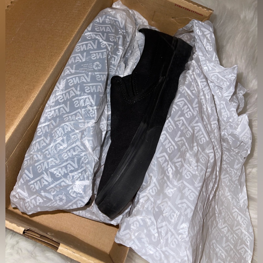 Black Slip-on Vans ✨